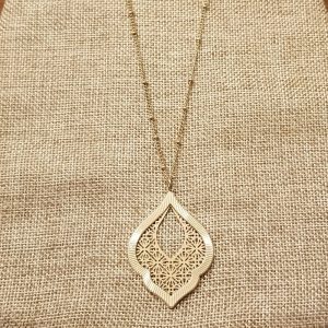 Filigree Pendant Necklace Gold