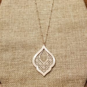 Filigree Pendant Necklace Rose Gold